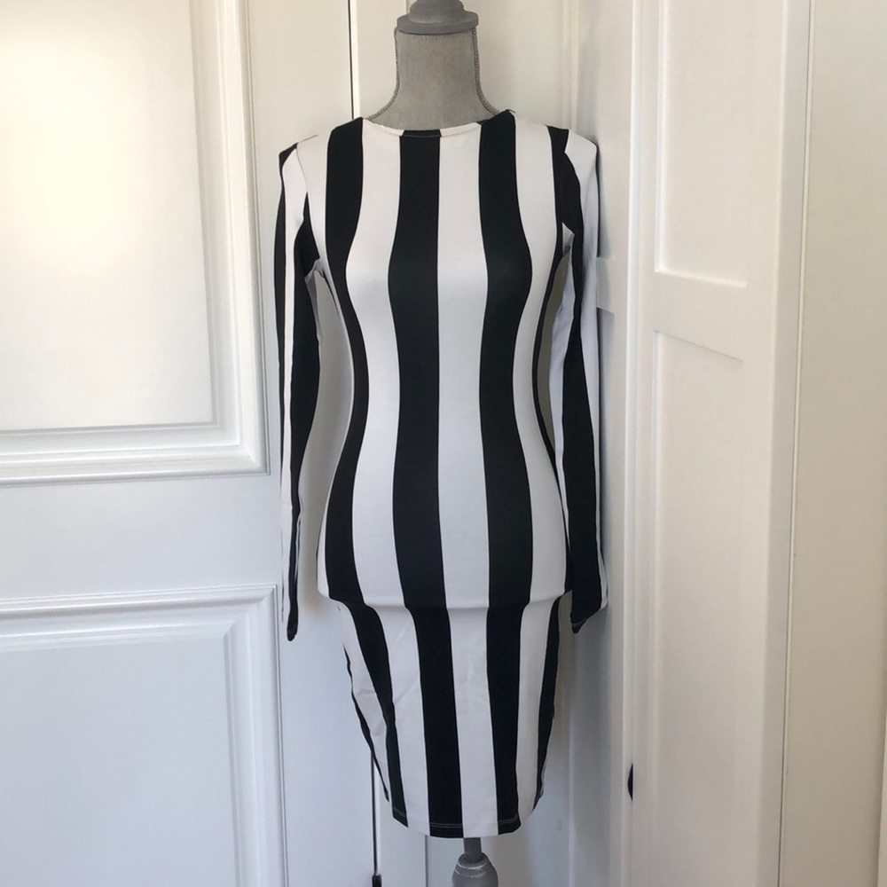 H&M white and black stripped body fitted dress